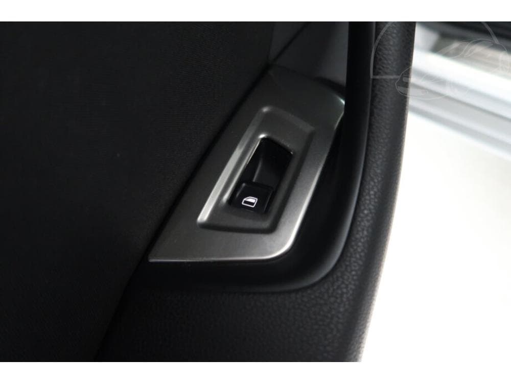 2015 Volkswagen Passat - 13