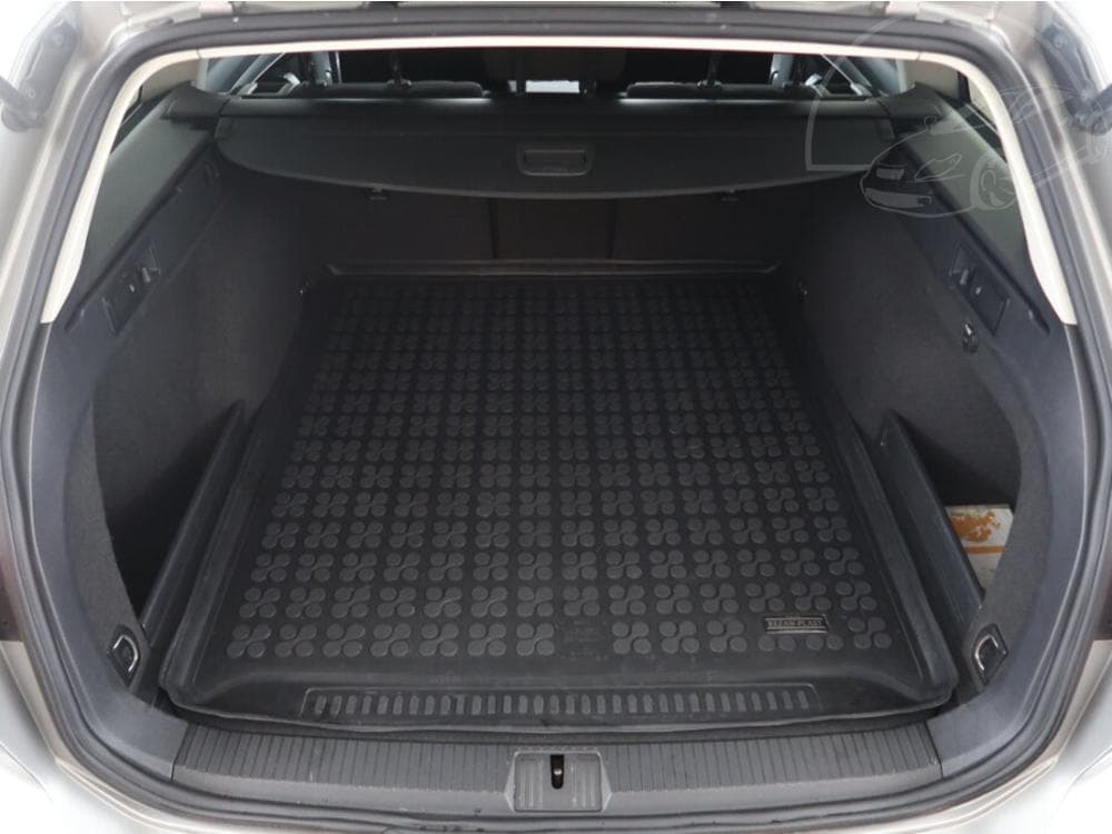 2015 Volkswagen Passat - 14