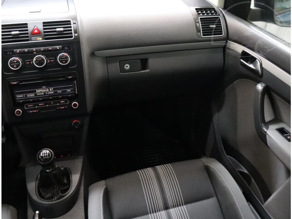 2012 Volkswagen Touran - 8