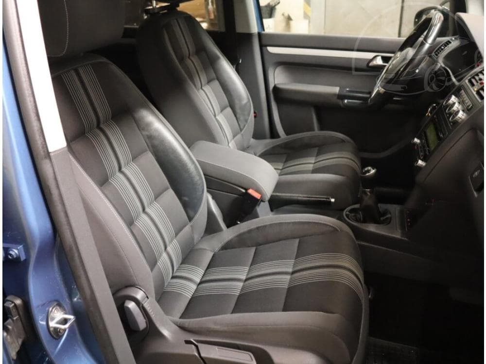 2012 Volkswagen Touran - 9