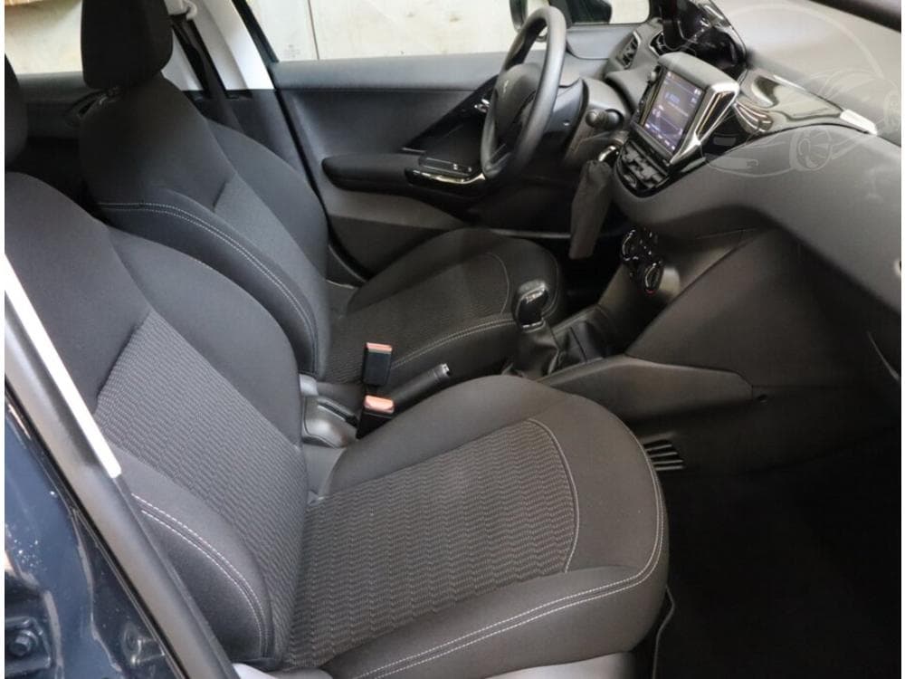 2018 Peugeot 208 - 9