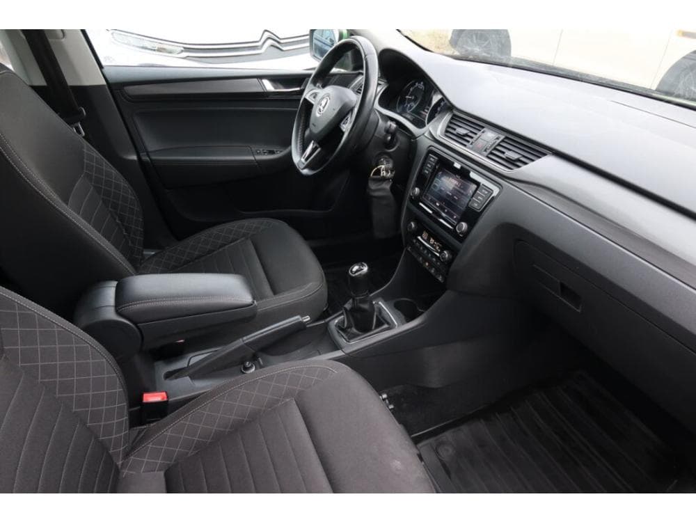 2017 Škoda RAPID - 17