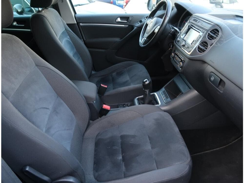 2011 Volkswagen Tiguan - 9