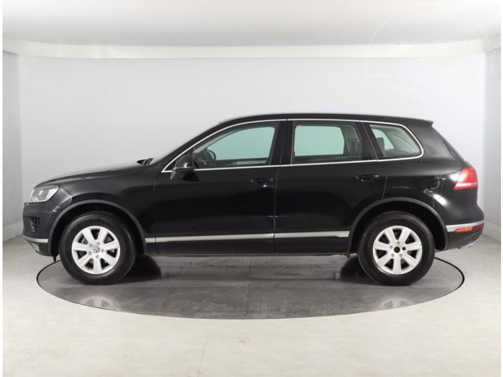 2015 Volkswagen Touareg - 3