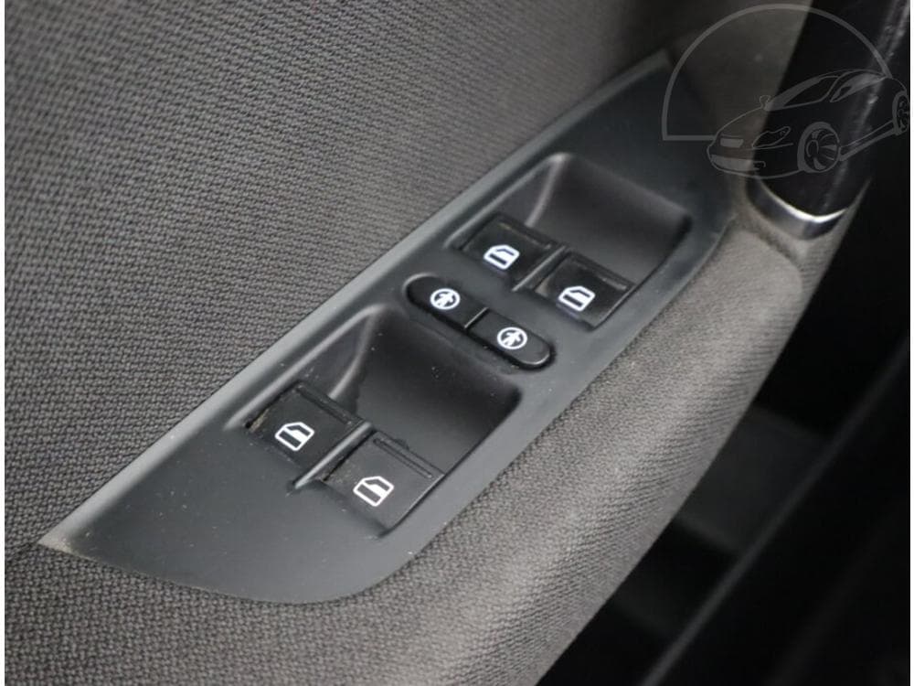 2015 Volkswagen Touareg - 15