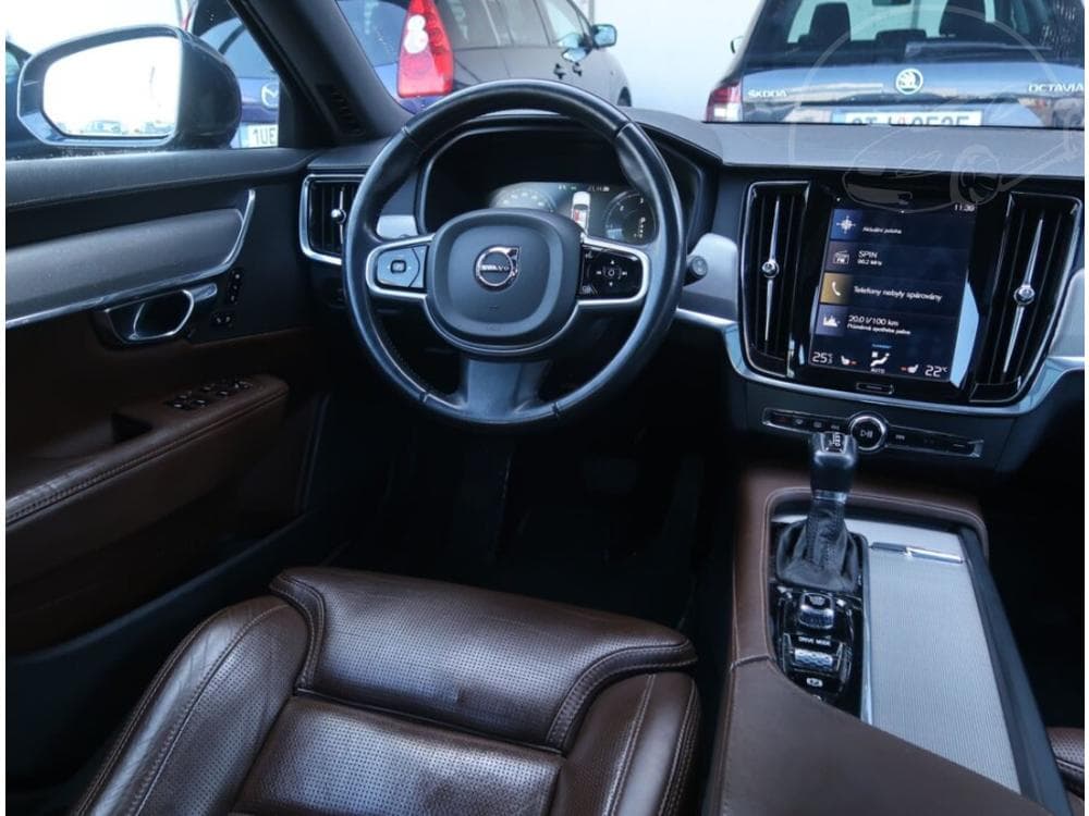 2018 Volvo V90 - 13