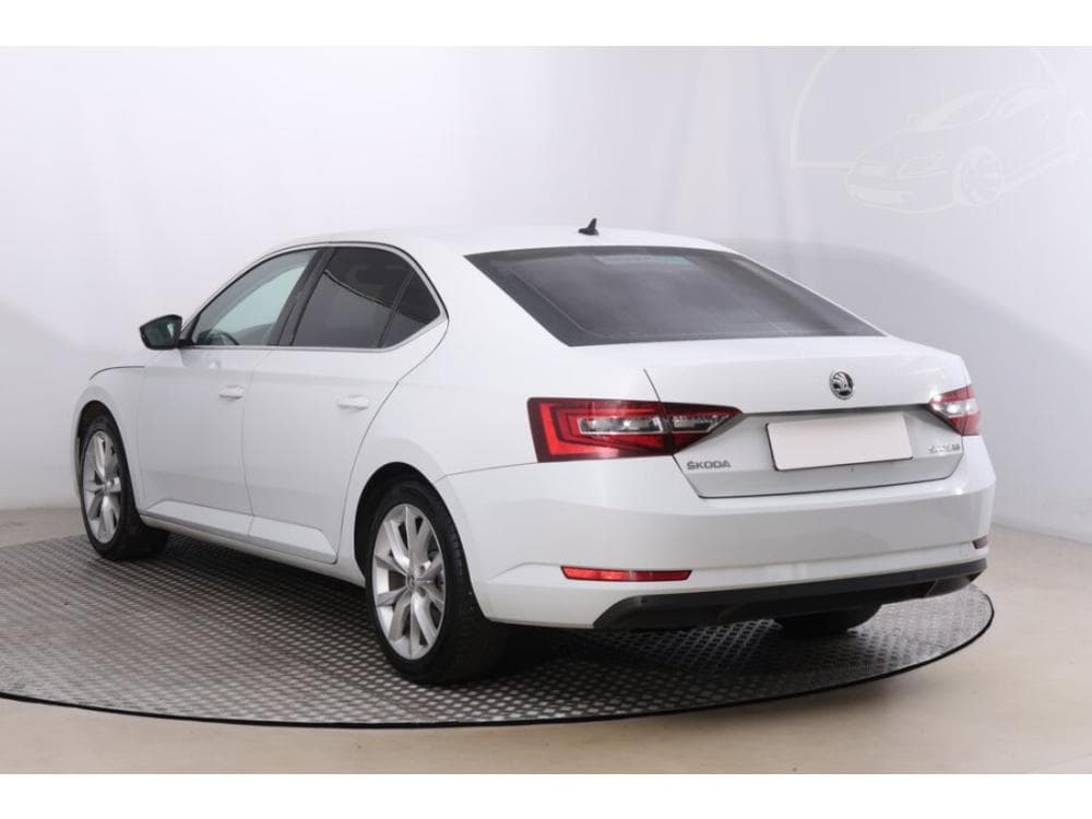 2019 Škoda SUPERB - 10