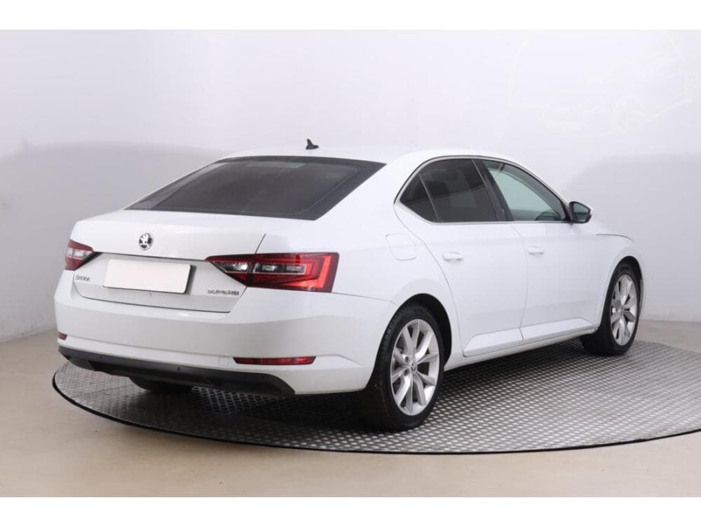 2019 Škoda SUPERB - 13