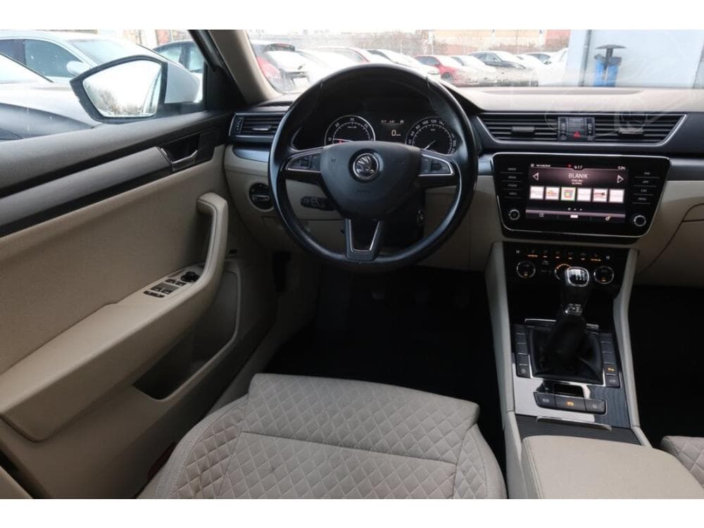 2019 Škoda SUPERB - 19