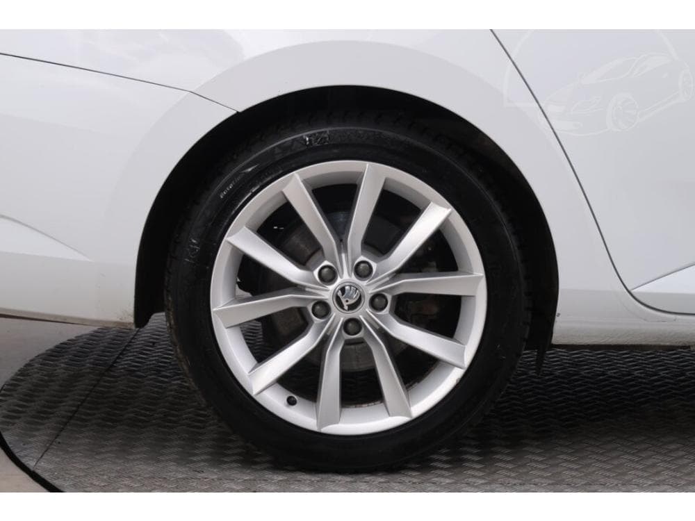 2019 Škoda SUPERB - 43