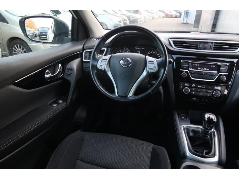 2017 Nissan QASHQAI - 37