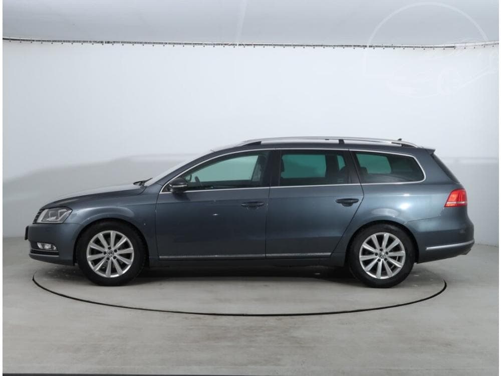 2013 Volkswagen Passat - 3