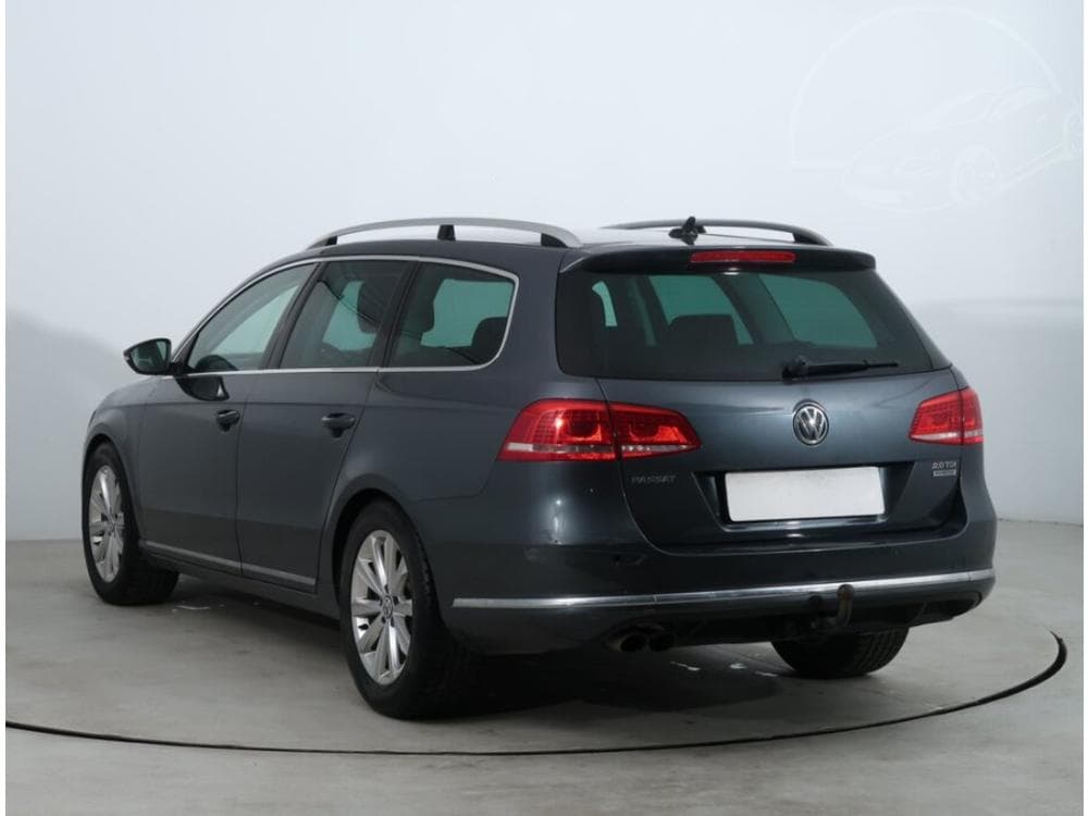 2013 Volkswagen Passat - 4