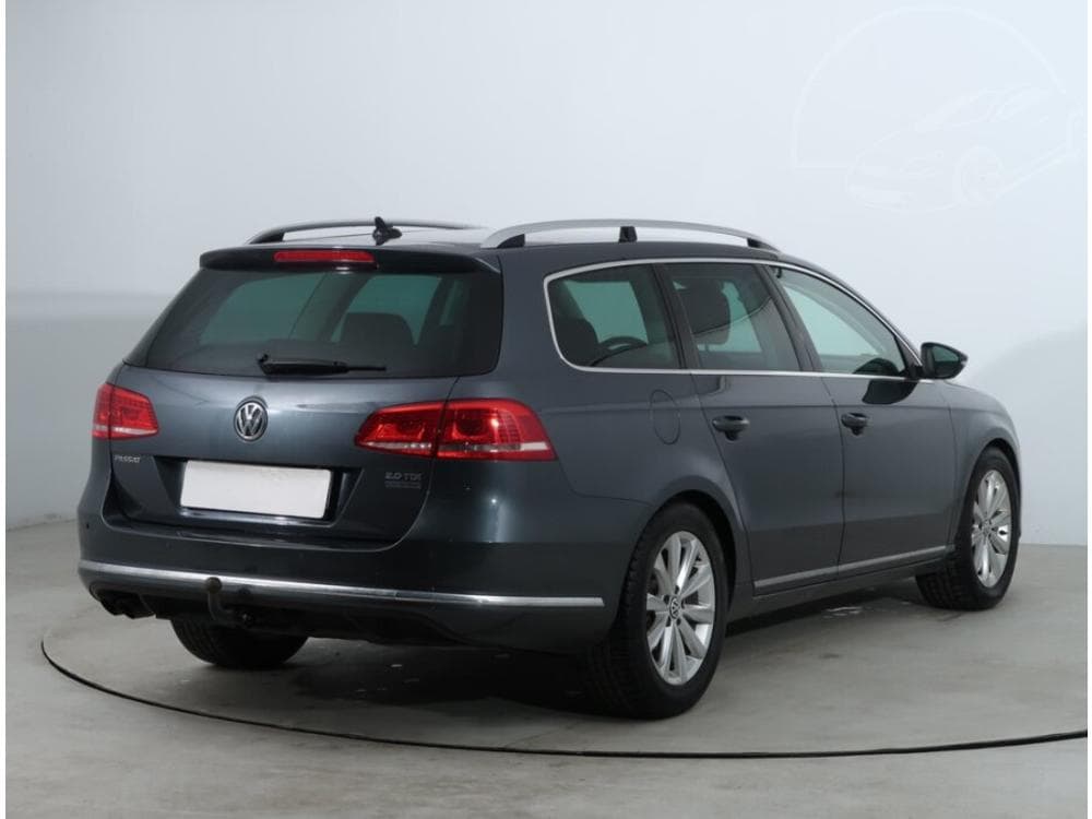 2013 Volkswagen Passat - 5