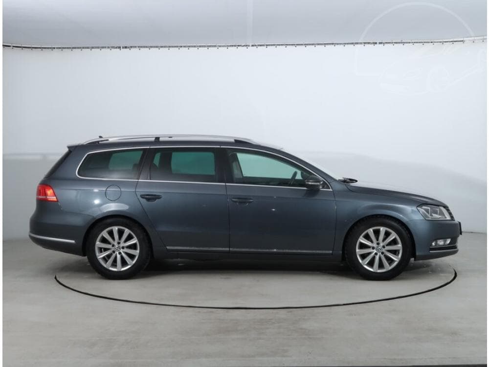 2013 Volkswagen Passat - 6