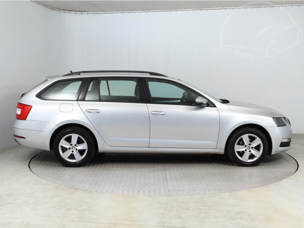 2018 Škoda OCTAVIA - 11