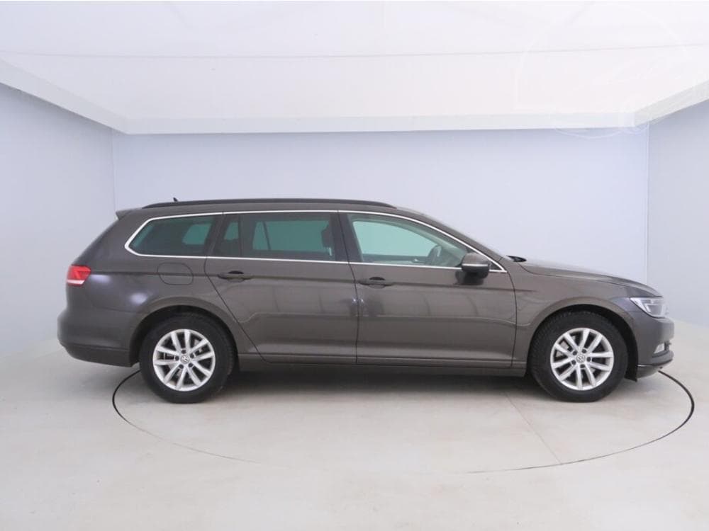 2015 Volkswagen PASSAT - 6