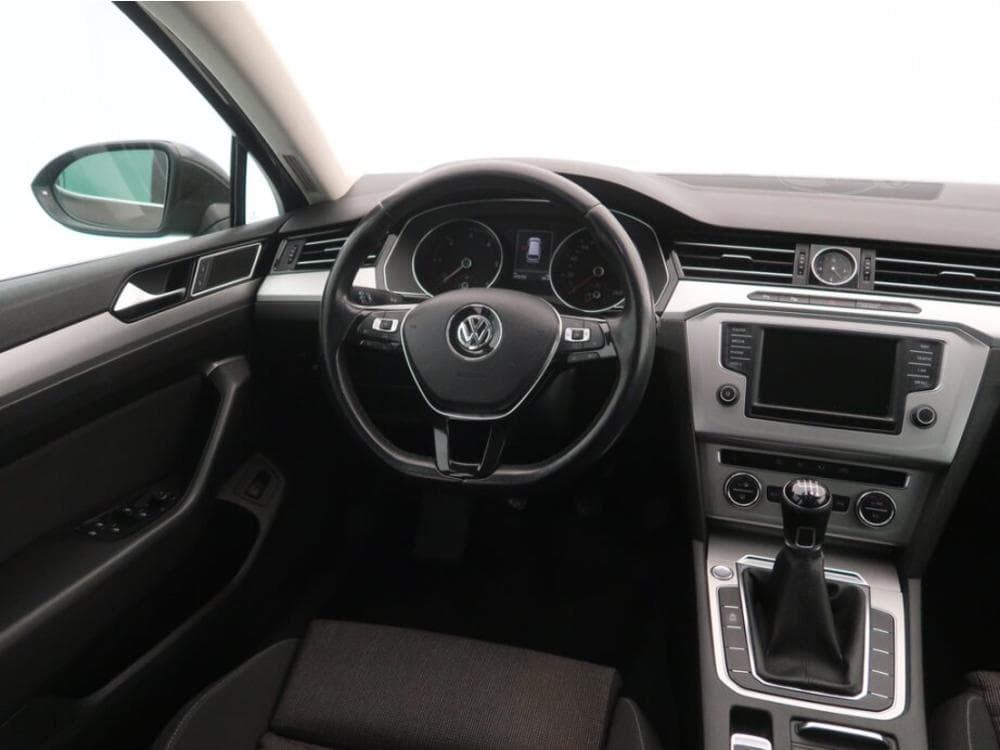 2015 Volkswagen PASSAT - 7