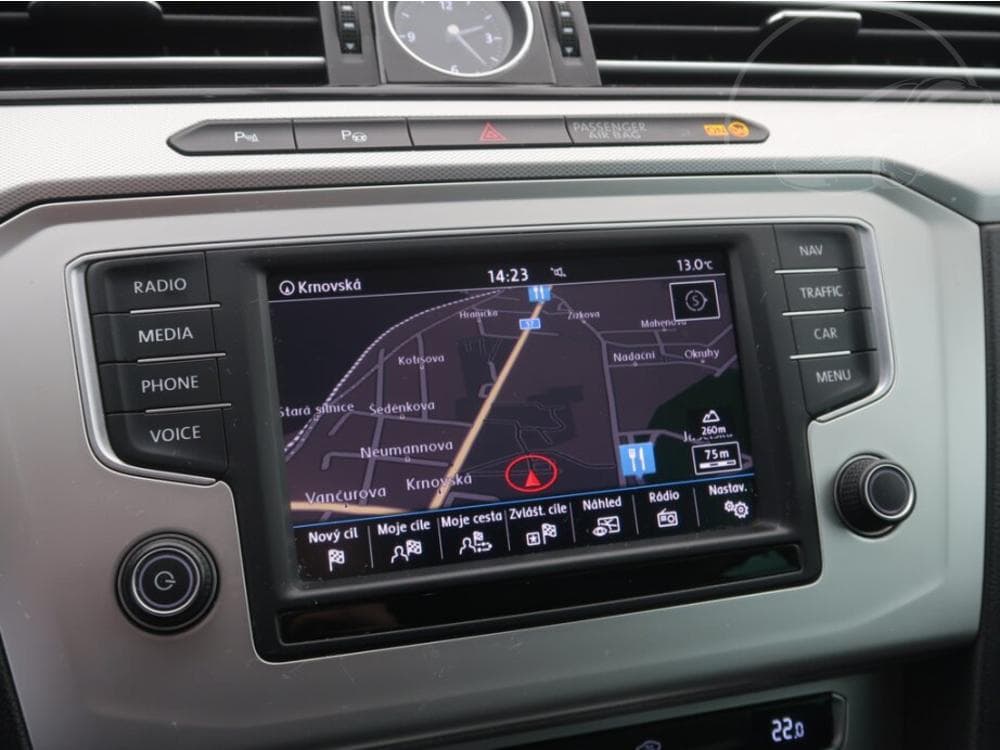 2015 Volkswagen PASSAT - 13