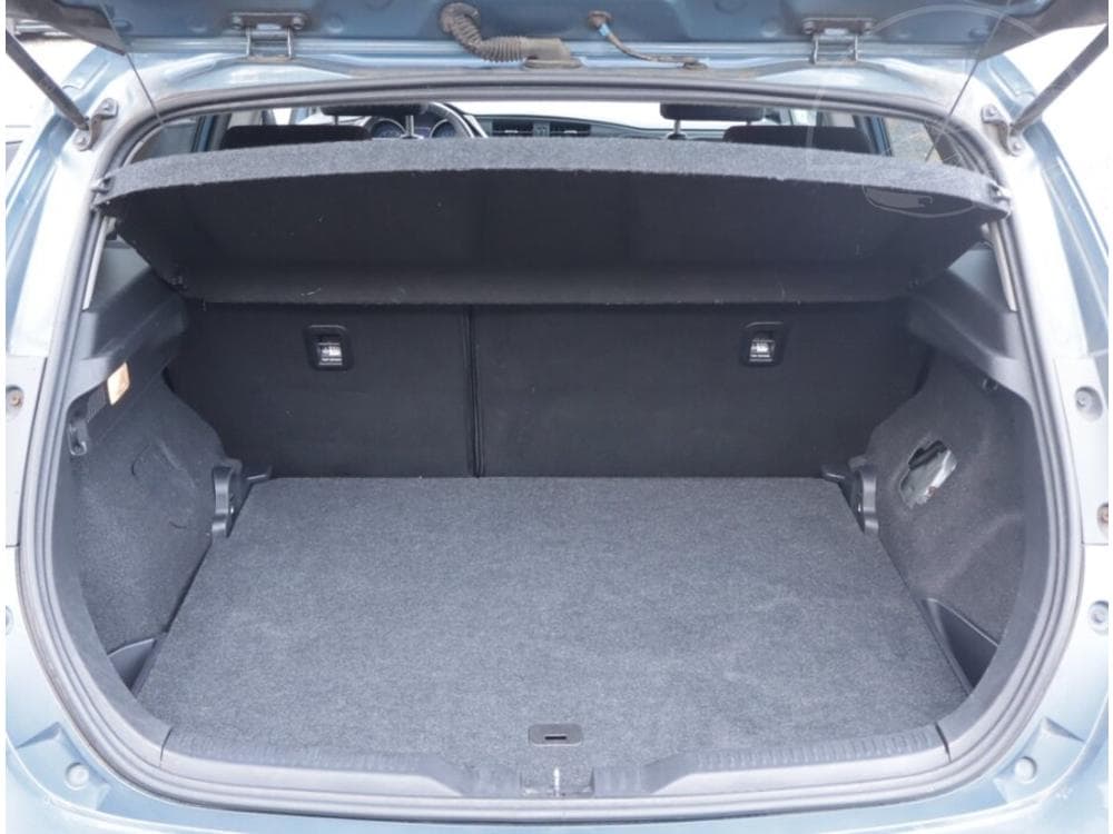 2016 Toyota Auris - 14