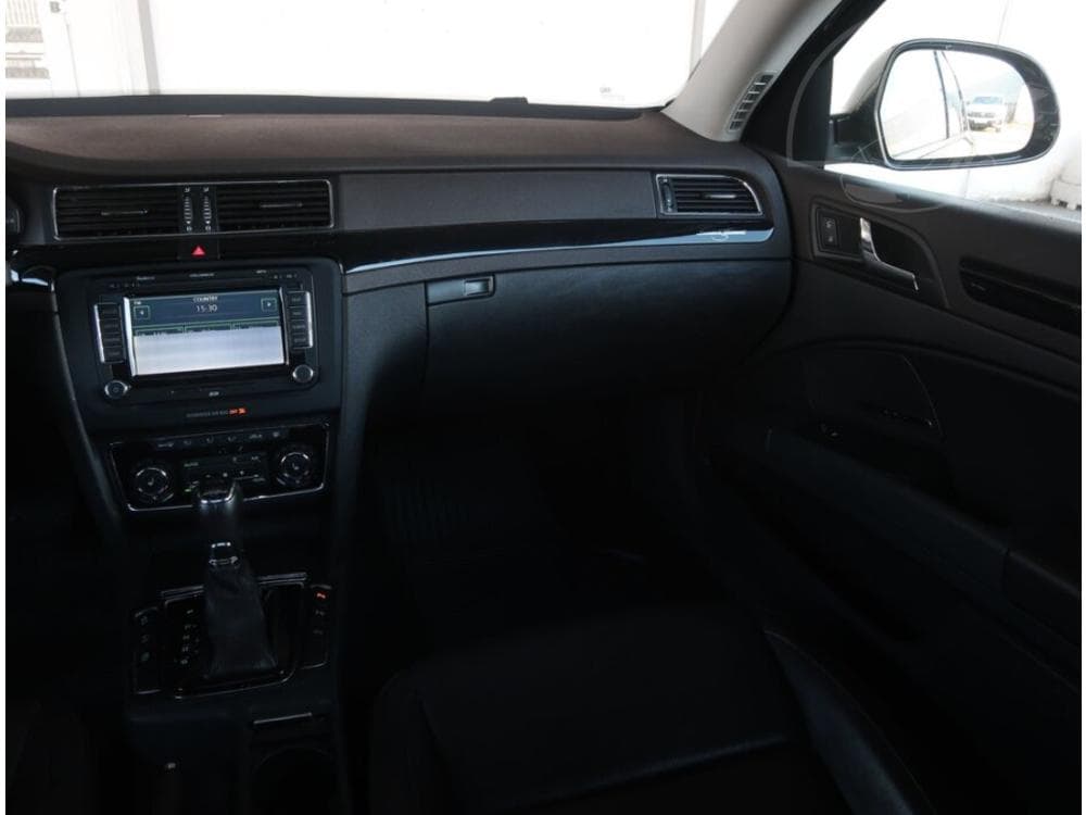 2014 Škoda SUPERB - 8