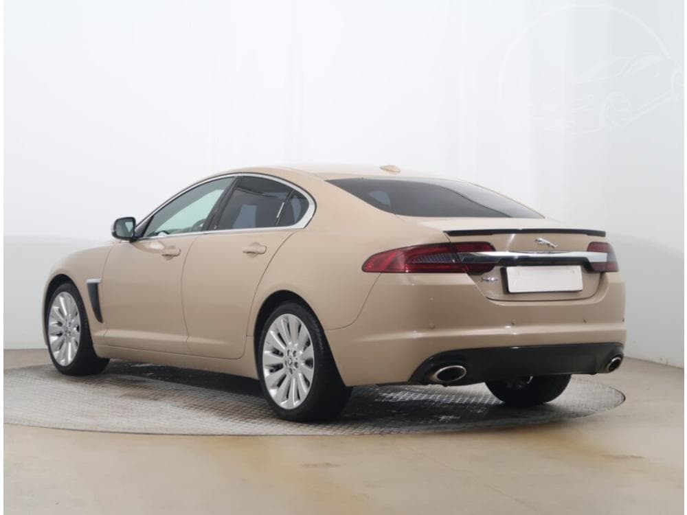 2011 Jaguar Xf - 7