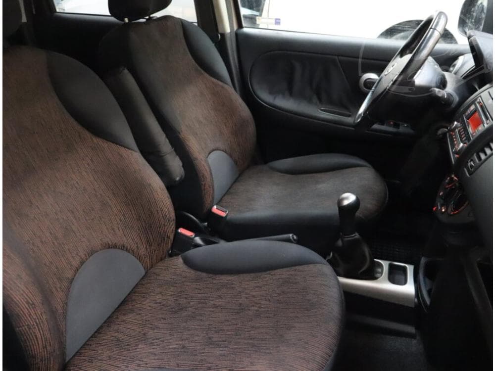 2012 Nissan Note - 25