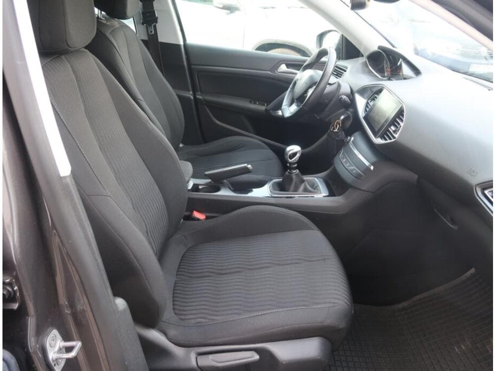 2016 Peugeot 308 - 9