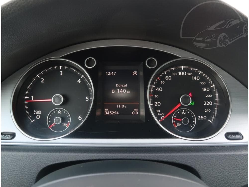 2014 Volkswagen Passat - 11