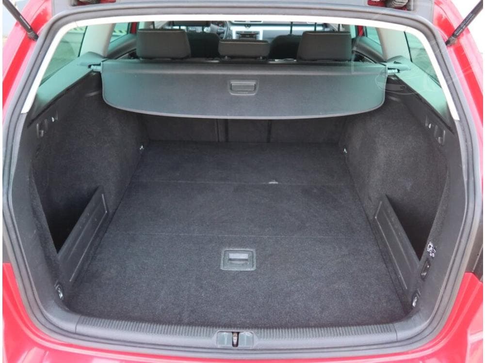 2014 Volkswagen Passat - 14