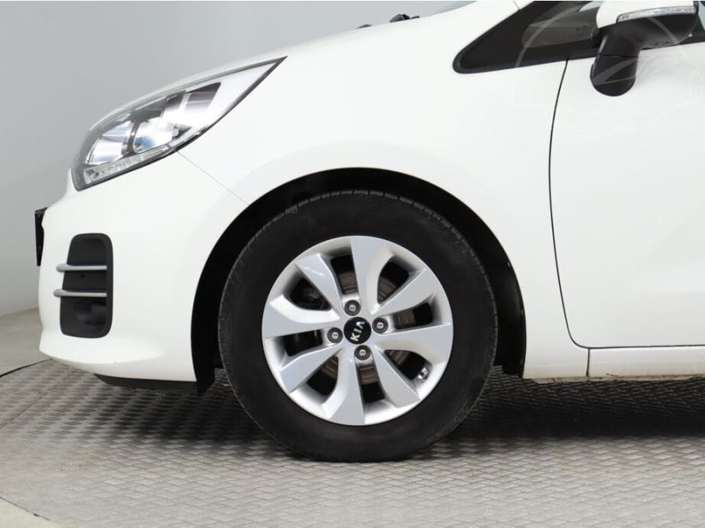 2015 Kia RIO - 12