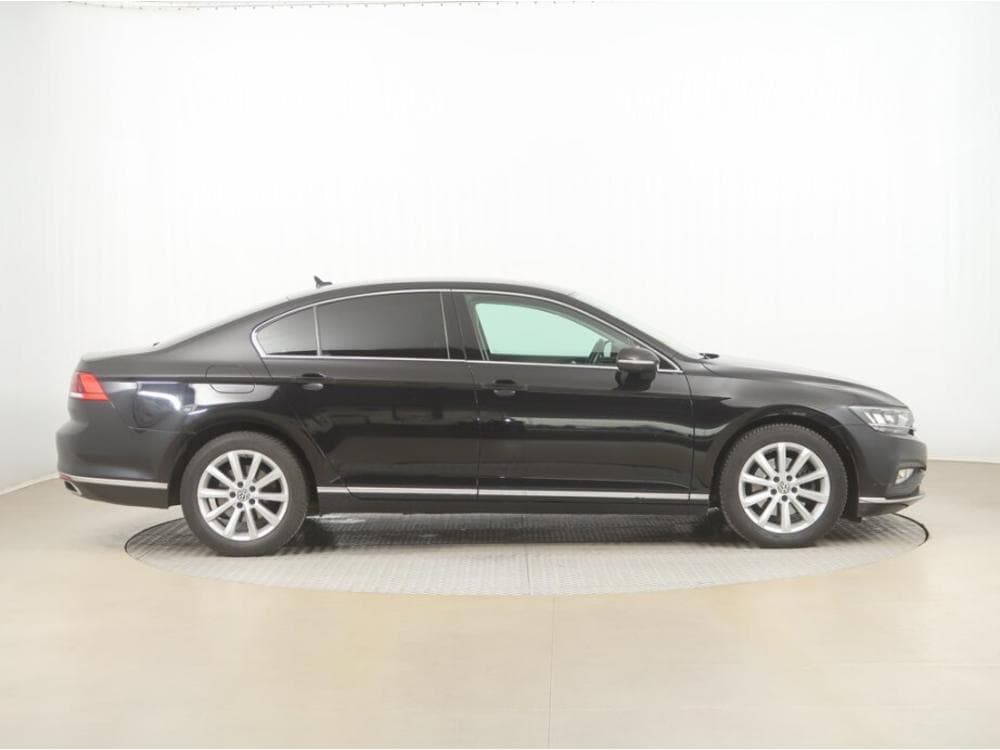 2020 Volkswagen PASSAT - 6