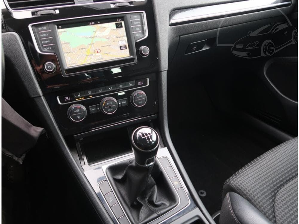 2016 Volkswagen Golf - 23