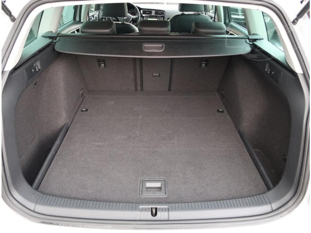 2016 Volkswagen Golf - 25