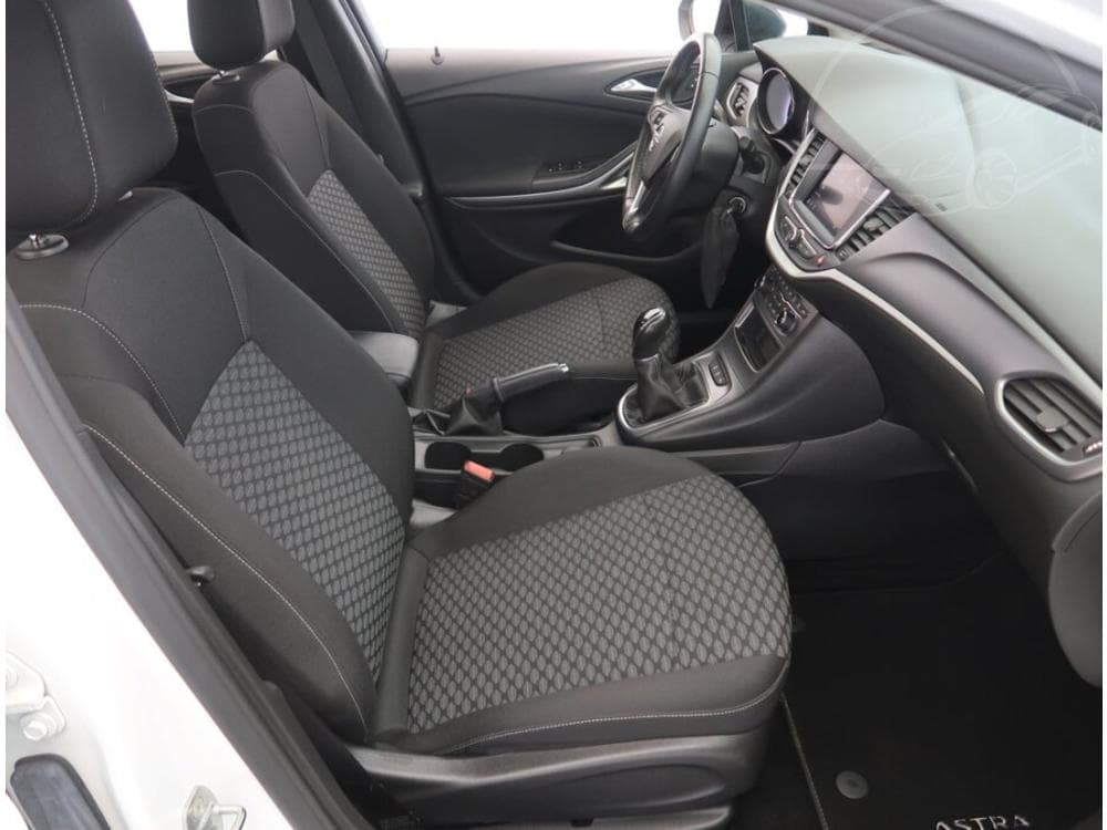2022 Opel Astra - 9