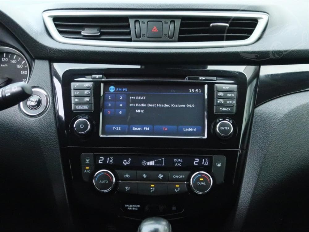 2015 Nissan Qashqai - 12