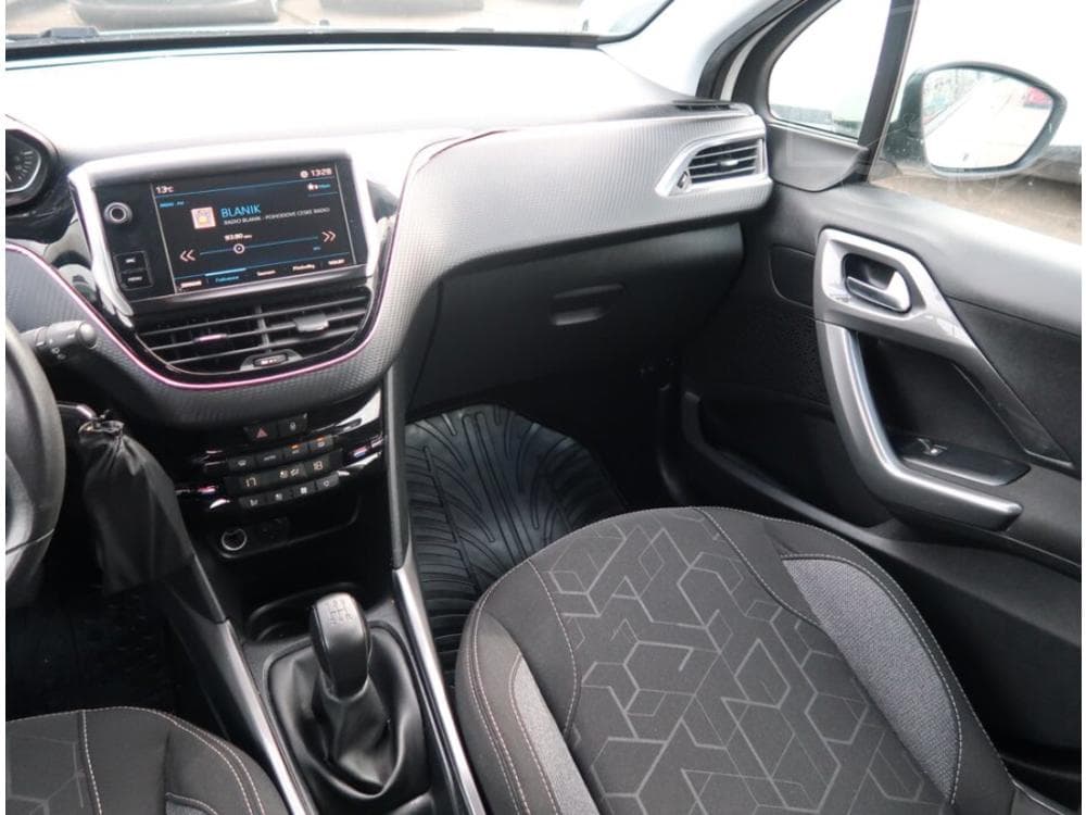 2018 Peugeot 2008 - 8