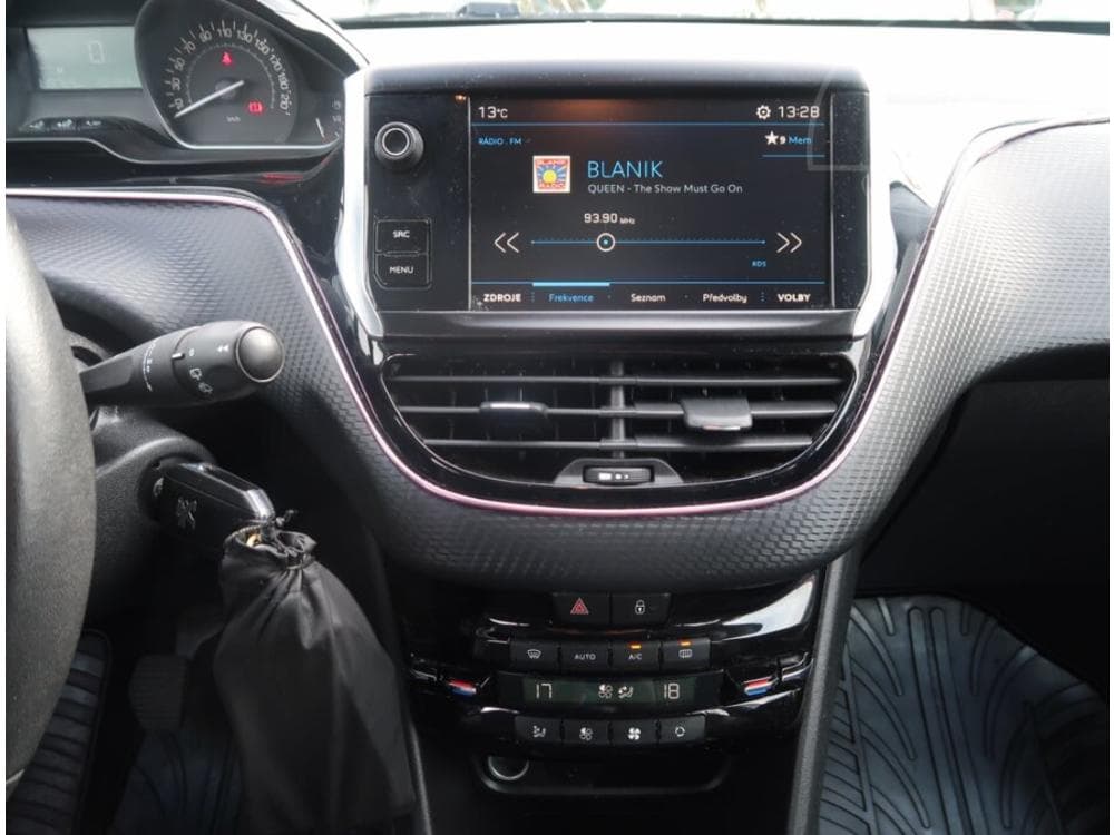 2018 Peugeot 2008 - 12