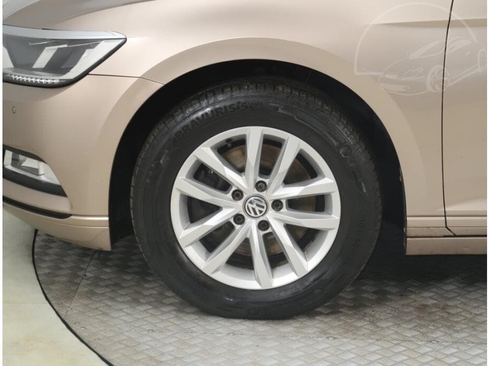 2016 Volkswagen PASSAT - 66