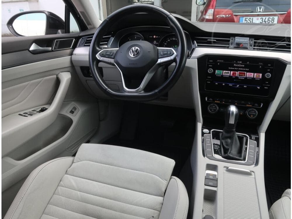 2020 Volkswagen PASSAT - 7