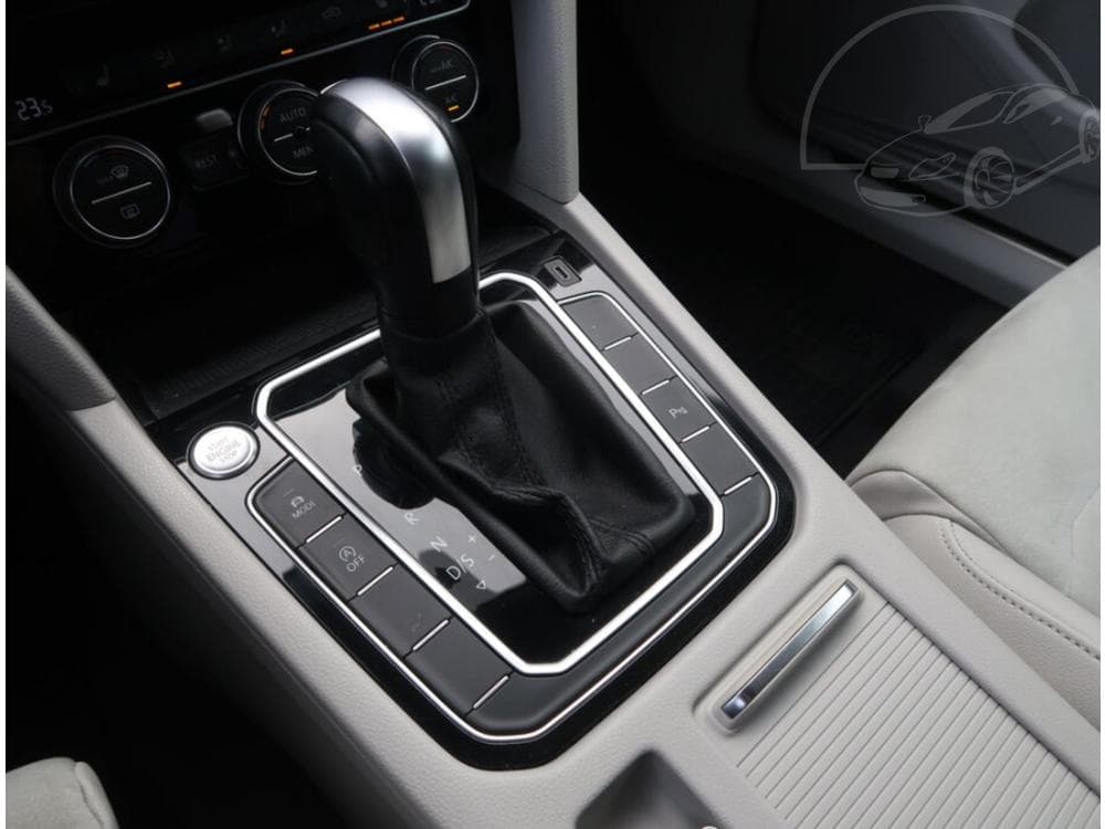 2020 Volkswagen PASSAT - 13