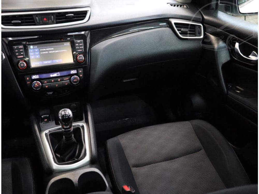 2016 Nissan Qashqai - 8