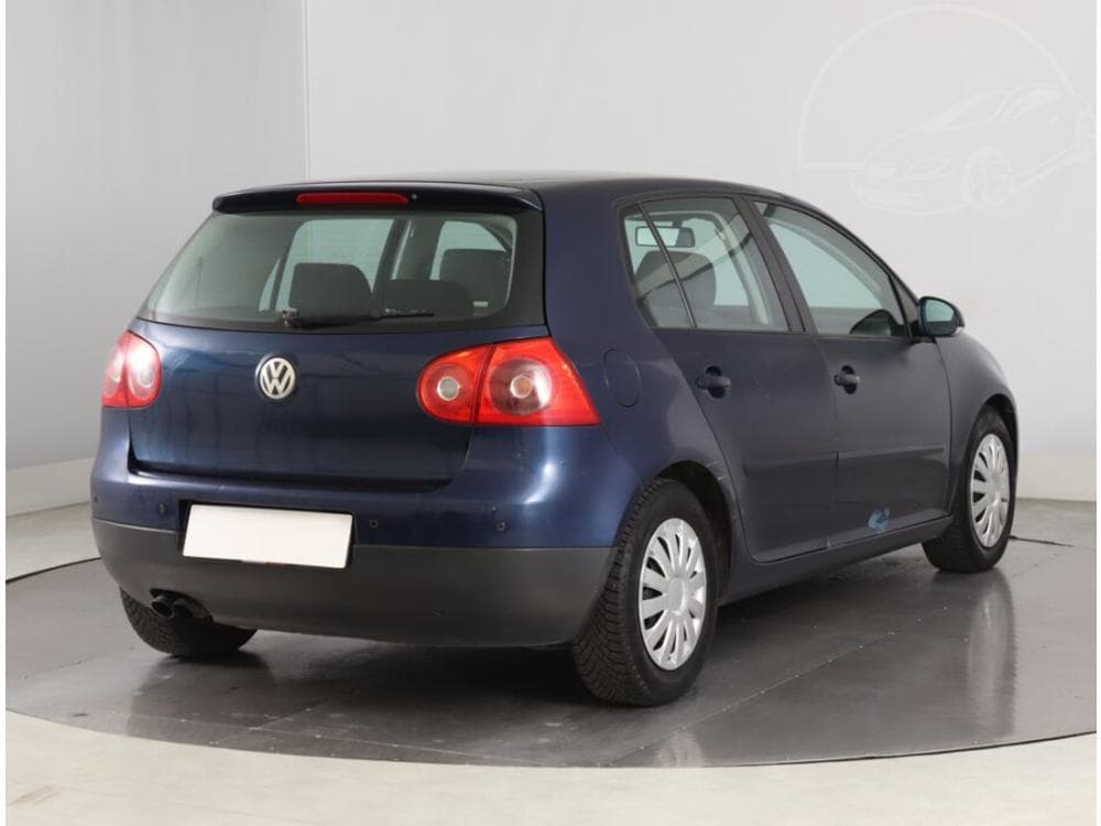 2004 Volkswagen Golf - 13