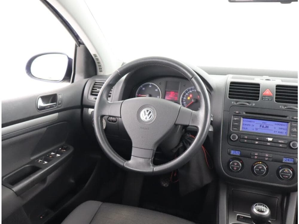 2004 Volkswagen Golf - 19