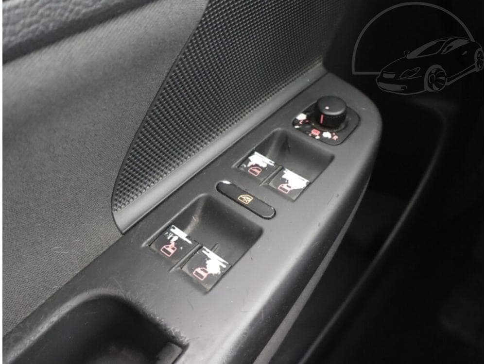 2004 Volkswagen Golf - 40