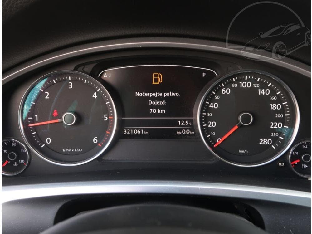 2010 Volkswagen Touareg - 21