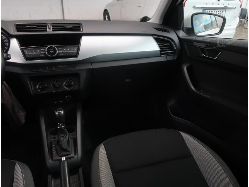 2015 Škoda FABIA - 15