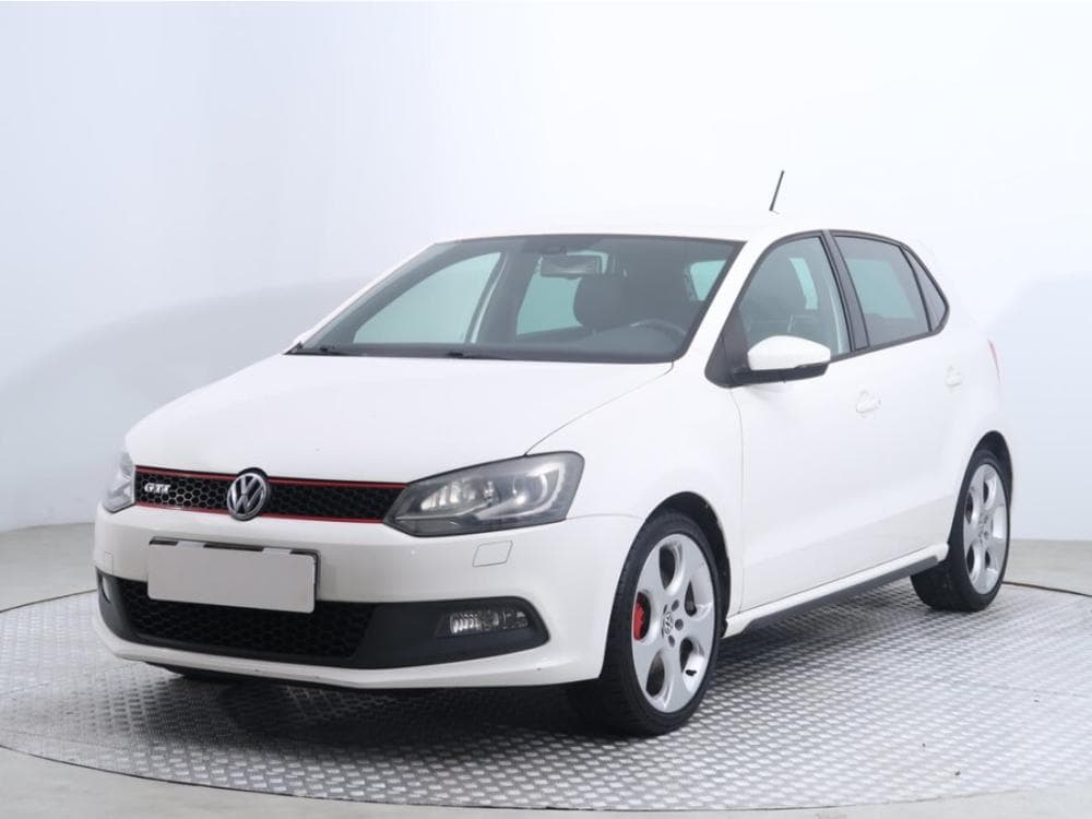 2011 Volkswagen Polo - 2