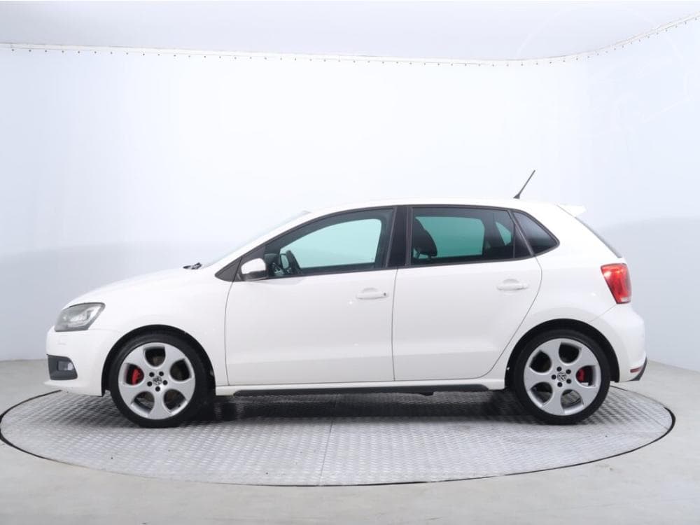 2011 Volkswagen Polo - 3