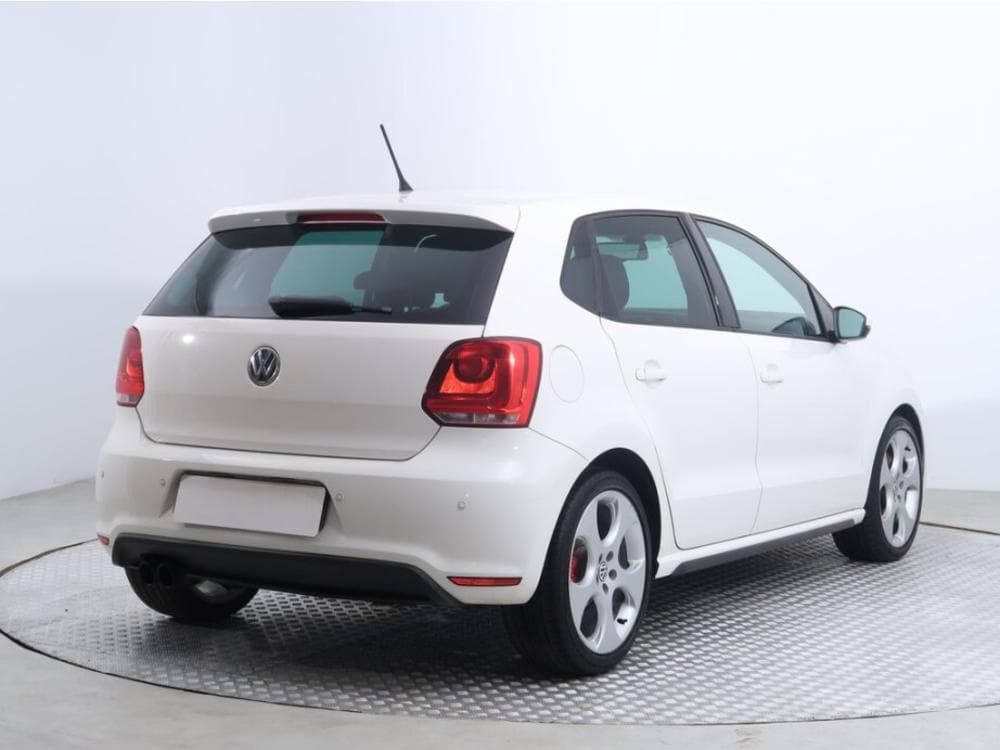 2011 Volkswagen Polo - 5